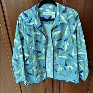 🍃Alfred Dunner Women's Blue and Green Leaf Pattern Shirt, 16🍃